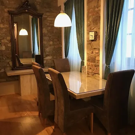 Royal - 100 M² דירה *