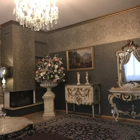 Royal - 100 M² Apartman